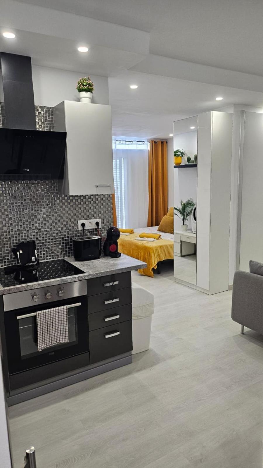 Papagayo Beach Apartments Arona  Exterior photo